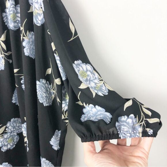 TORRID | Cold Shoulder Black & Blue Floral Georgette Top Women’s Size 3 (3X) - Picture 7 of 12
